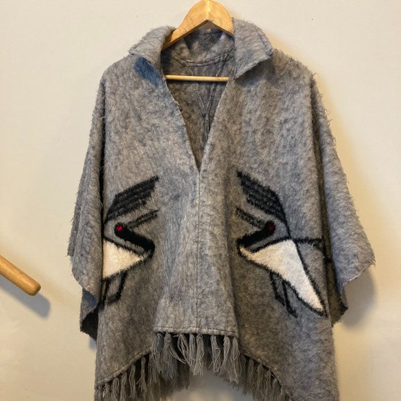 Poncho, Fleece - Picture 1 of 2